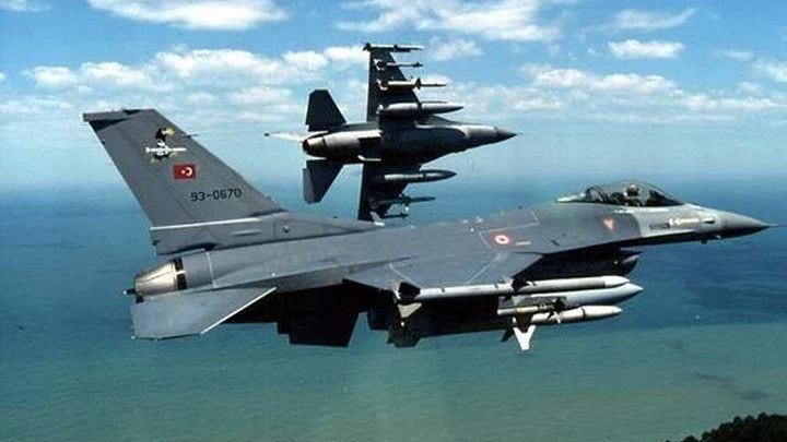 Νέες προκλήσεις των Τούρκων με εικονική αερομαχία στο Αιγαίο